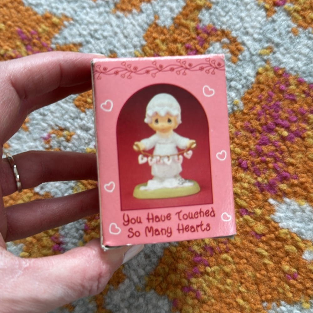Precious Moments You Have Touched So Many Hearts Miniature Figurine - Picture 5 of 8